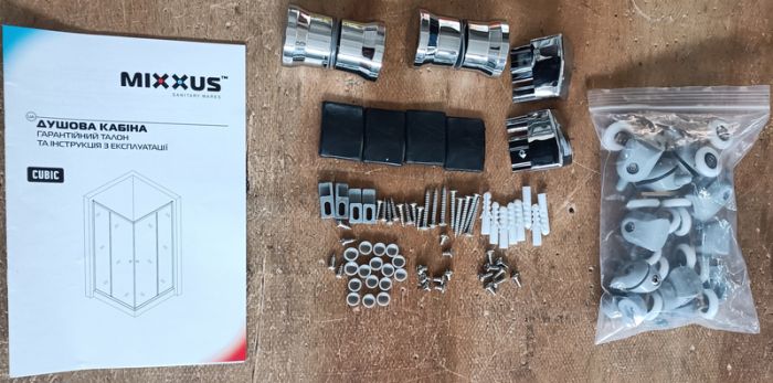 Душова кабіна з низьким піддоном Mixxus CUBIC SCT01-100x100x195-FB CHROME матове скло 4мм (MI6904)