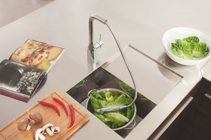 Змішувач для кухні з висувним виливом Grohe Essence New (30270000)
