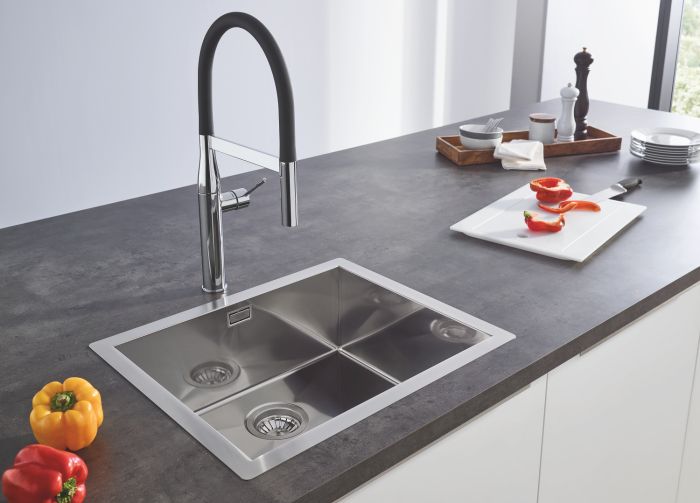 Змішувач для кухні з гнучким виливом Grohe Essence New (30294000)