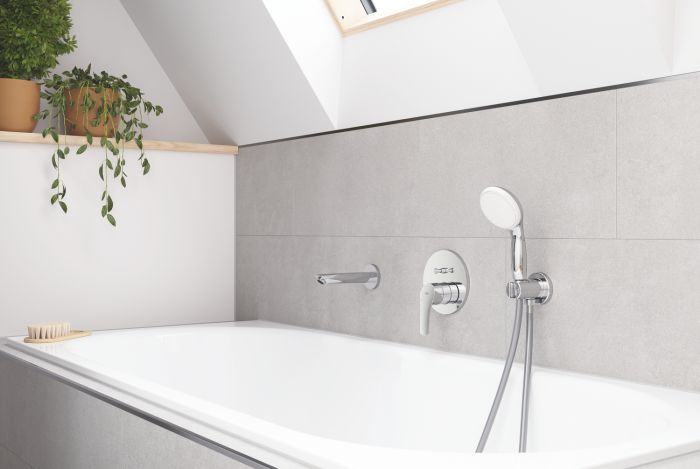 Душова система прихованого монтажу зі змішувачем Grohe Eurosmart New Tempesta 250 (UA26416SC3)