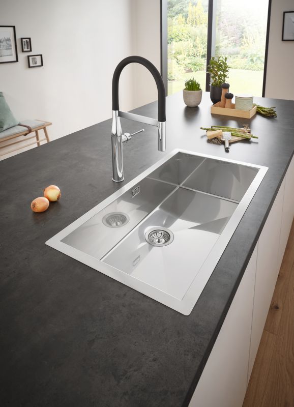 Змішувач для кухні з гнучким виливом Grohe Essence New (30294000)