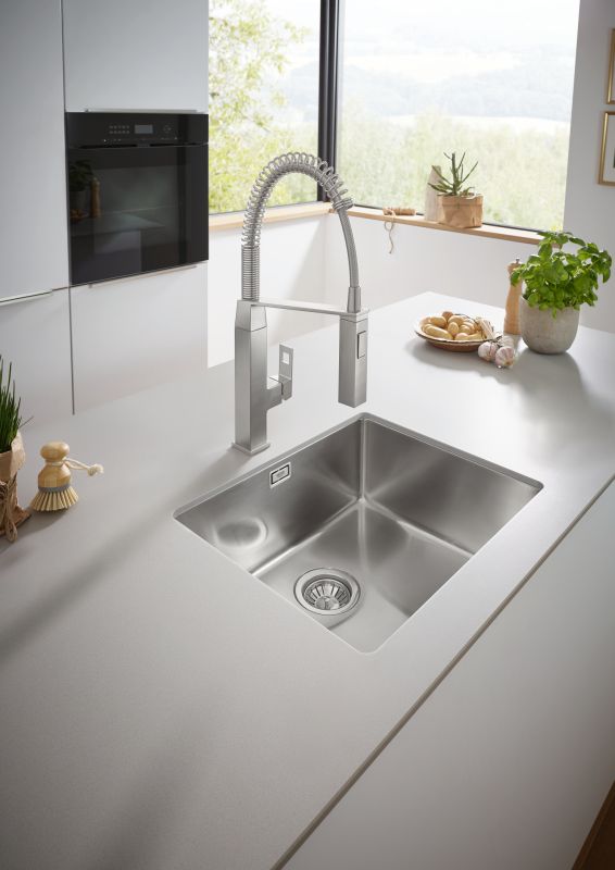 Змішувач для кухні з гнучким виливом Grohe Eurocube (31395000)