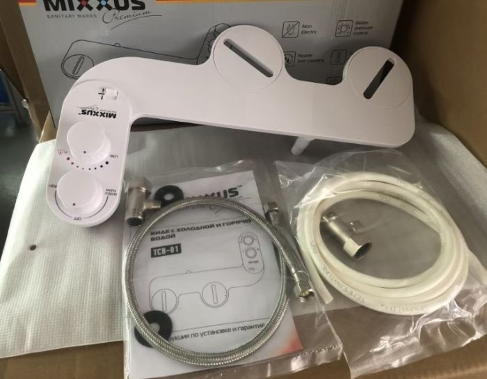 Накладка під кришку унітазу Mixxus Premium TCB-01 Універсальна, з вбудованим гігієнічним душем (MP6494)